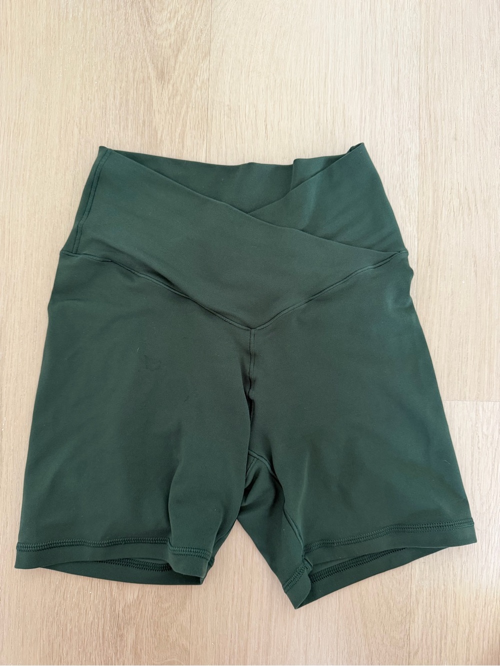 Aerie Offline Biker Shorts Green Size S - Picture 4 of 6